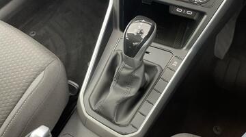 2025 Volkswagen 1.0 TSI Match DSG Euro 6 5-door (White) - Image: 7