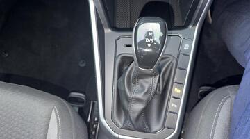 2024 Volkswagen 1.0 TSI Life DSG Euro 6 5-door (Black) - Image: 30