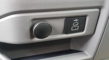 2026 Ford 320 Duratec 11.8kWh Limited Crew Van Auto Euro 6 5-door (Grey) - Image: 15