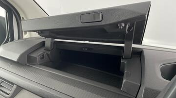 2025 Volkswagen 2.0 TDI T28 Commerce Plus FWD SWB Euro 6 5-door (Grey) - Image: 26