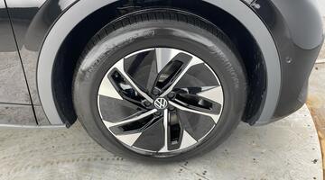 2025 Volkswagen Pro 77kWh Match Auto 5-door (Black) - Image: 5