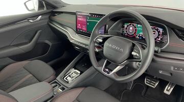 2025 Škoda 2.0 TSI vRS DSG Euro 6 5-door (Red) - Image: 6