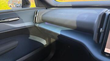 2025 Volvo Twin Performance 69kWh Ultra Auto 5-door (Blue) - Image: 53