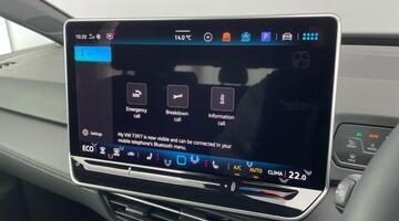 2025 Volkswagen Pro 59kWh Auto 5-door (Silver) - Image: 14