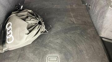 2025 Audi 100kWh Edition 1 Auto quattro 5-door (Black) - Image: 38