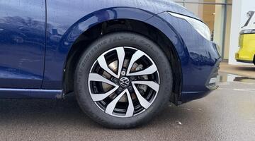 2022 Volkswagen ETSI MHEV R-Line DSG Euro 6 5-door (Black) - Image: 5