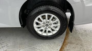 2025 Volkswagen T32 65kWh Commerce Pro Kombi Auto LWB 5-door (Grey) - Image: 28