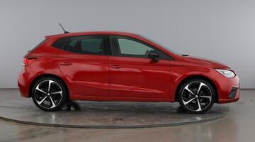 2024 SEAT 1.0 TSI FR Sport Euro 6 5-door (Red) - Image: 4