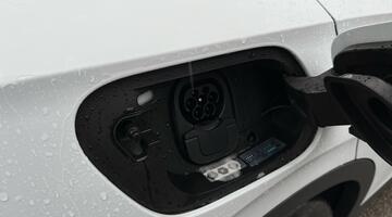 2025 Volkswagen Pro 77kWh Match Auto 5-door (White) - Image: 36