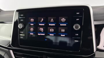 2025 Volkswagen TSI R-Line DSG Euro 6 5-door (Black) - Image: 18