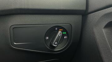 2022 Volkswagen TSI Active Euro 6 5-door (White) - Image: 23