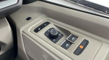 2025 Volkswagen 2.0 TDI Style Long MPV DSG Euro 6 5-door (Grey) - Image: 20
