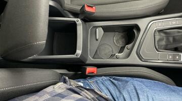 2021 Volkswagen 2.0 TDI Life DSG Euro 6 5-door (Silver) - Image: 25