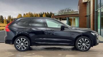 2025 Volvo 2.0 B5 MHEV Plus Auto Euro 6 5-door (Black) - Image: 2