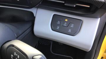 2025 Ford Extended Range 77kWh Premium Auto 5-door (Yellow) - Image: 23