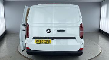 2025 Volkswagen 2.0 TDI T28 Commerce Plus FWD SWB Euro 6 5-door (White) - Image: 29