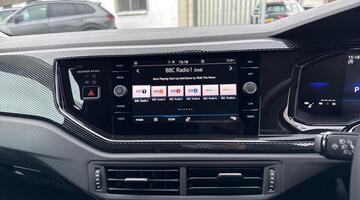 2025 Volkswagen 1.0 TSI Match DSG Euro 6 5-door (Black) - Image: 23