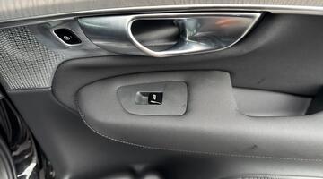 2025 Volvo 2.0 T8 18.8kWh Ultra Dark Auto 4WD Euro 6 5-door (Black) - Image: 48