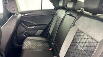 2022 Volkswagen TSI R-Line DSG Euro 6 5-door (Blue) - Image: 33