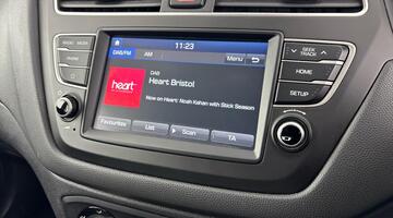 2020 Hyundai SE Launch Edition Euro 6 5-door (Grey) - Image: 14