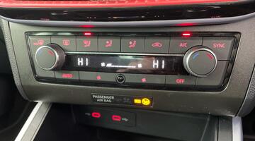 2022 SEAT 1.0 TSI FR Edition Euro 6 5-door (Blue) - Image: 14