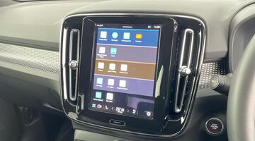 2025 Volvo 2.0 B4 MHEV Plus DCT Auto Euro 6 5-door (Blue) - Image: 7