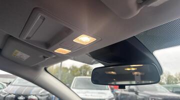 2020 Ford EcoBlue Zetec Euro 6 5-door (Red) - Image: 37