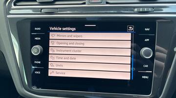 2023 Volkswagen TSI R-Line DSG Euro 6 5-door (Black) - Image: 20