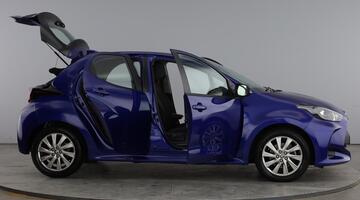 2023 Toyota VVT-h Icon E-CVT Euro 6 5-door (Blue) - Image: 10