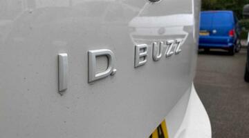 2025 Volkswagen Pro 79kWh Commerce Plus Auto 5-door (White) - Image: 42