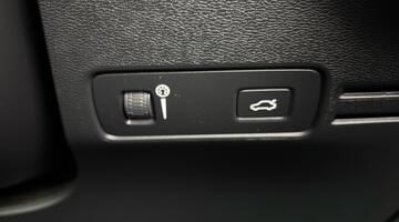 2021 Volvo T2 Momentum Core Euro 6 5-door (White) - Image: 25