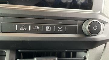 2025 Volkswagen T32 65kWh Commerce Pro Kombi Auto LWB 5-door (Grey) - Image: 25