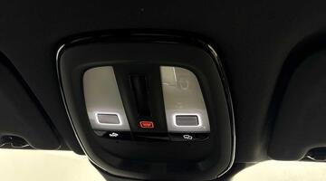 2025 Volvo 2.0h T6 18.8kWh Plus Black Edition Auto Euro 6 5-door (Black) - Image: 33