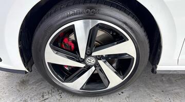 2019 Volkswagen 2.0 TSI GTI+ DSG Euro 6 5-door (White) - Image: 40