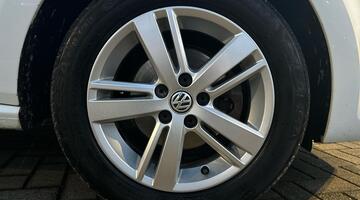 2017 Volkswagen TSI BlueMotion Tech Match Euro 6 5-door (White) - Image: 5