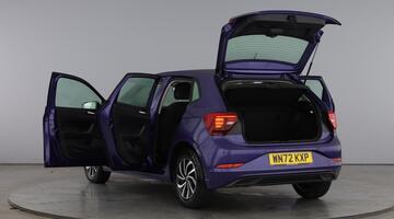 2022 Volkswagen 1.0 TSI Life DSG Euro 6 5-door (Unlisted) - Image: 11