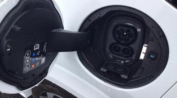 2025 Ford Standard Range 43kWh Premium Auto 5-door (White) - Image: 27