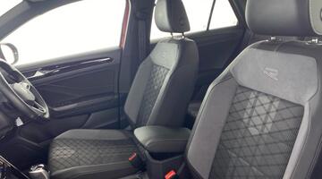 2023 Volkswagen TSI R-Line DSG Euro 6 5-door (Red) - Image: 31