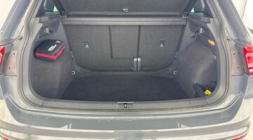 2021 Volkswagen 2.0 TDI R-Line DSG Euro 6 5-door (Grey) - Image: 28