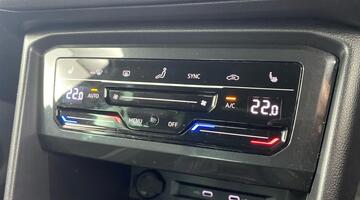 2022 Volkswagen TSI R-Line DSG Euro 6 5-door (Black) - Image: 25