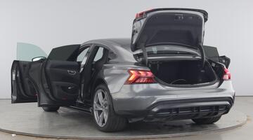 2022 Audi 93.4kWh Auto quattro 4-door (Grey) - Image: 11