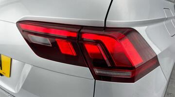 2021 Volkswagen TSI Life DSG Euro 6 5-door (Silver) - Image: 28