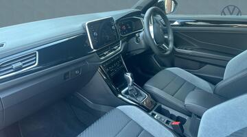 2025 Volkswagen TSI R-Line DSG 2WD Euro 6 2-door (Black) - Image: 2