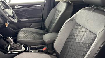 2025 Volkswagen TSI R-Line DSG Euro 6 5-door (Black) - Image: 31