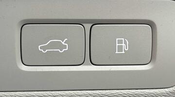 2024 Volvo 2.0h T8 18.8kWh Ultra Dark Auto 4WD Euro 6 5-door (Blue) - Image: 30