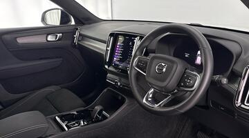 2024 Volvo 2.0 B3 MHEV Plus DCT Auto Euro 6 5-door (White) - Image: 6