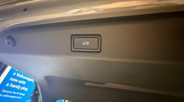 2025 Volkswagen Pro 77kWh Match Plus Tourer Auto 5-door (Grey) - Image: 10