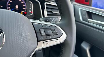 2025 Volkswagen 1.0 TSI R-Line DSG Euro 6 5-door (Red) - Image: 38