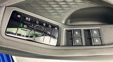 2025 Audi 2.0 TDI Launch Edition S Tronic quattro Euro 6 5-door (Blue) - Image: 19