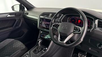 2021 Volkswagen TSI R-Line DSG Euro 6 5-door (Black) - Image: 6